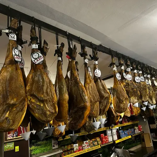 Fachada exterior de la tienda gourmet La Abacería